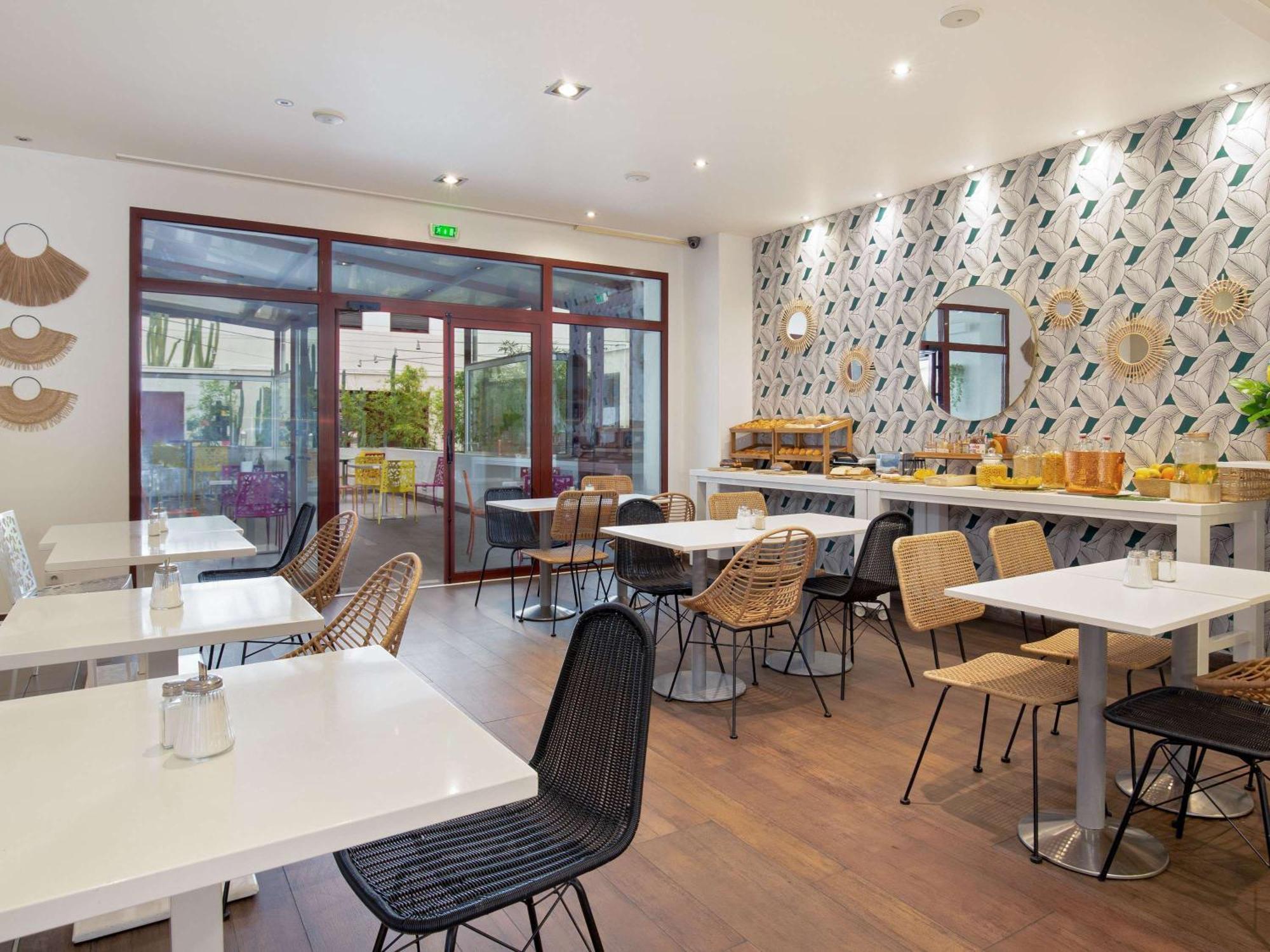 Novotel Centre Hotel 4*